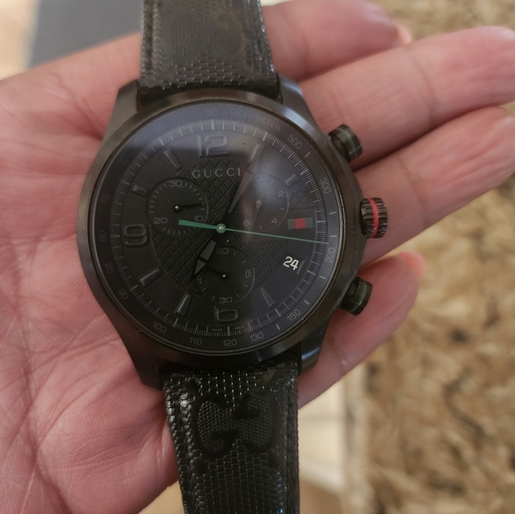 NEW Gucci Black and Green Chronograph Watch - Picture 4 of 6